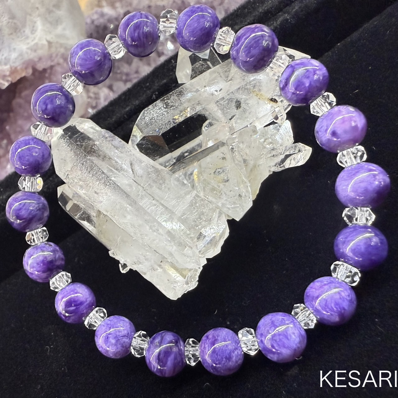 チャロアイトと水晶ボタンカットのブレスレット